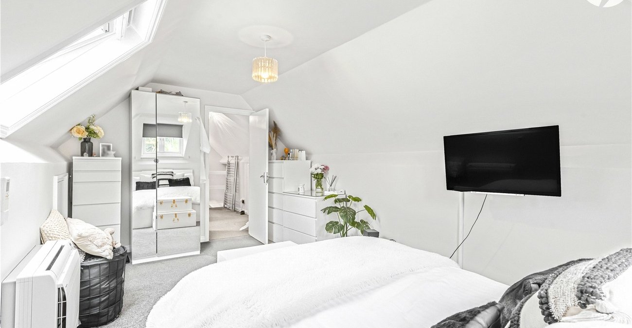 4 bedroom bungalow for sale in Bexley | Robinson Jackson