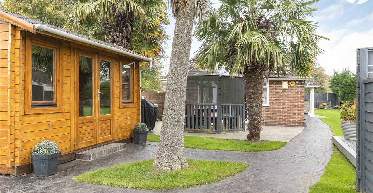 4 bedroom bungalow for sale in Bexley | Robinson Jackson