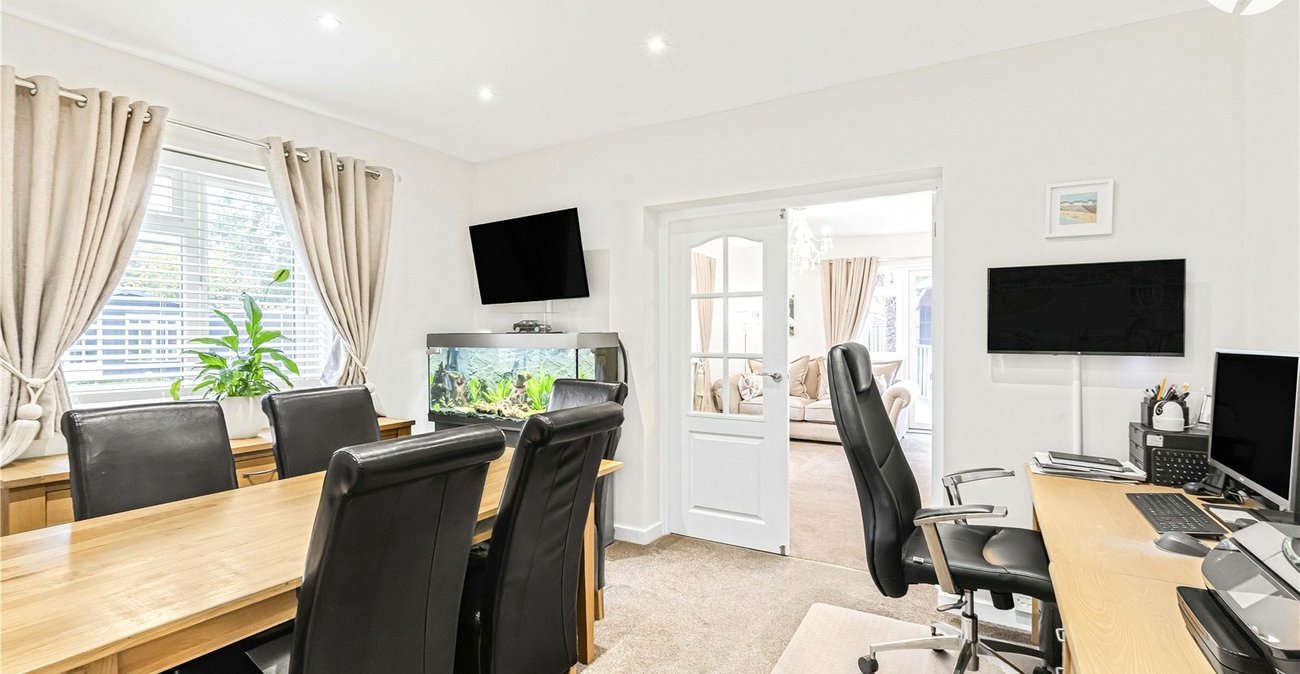 4 bedroom bungalow for sale in Bexley | Robinson Jackson