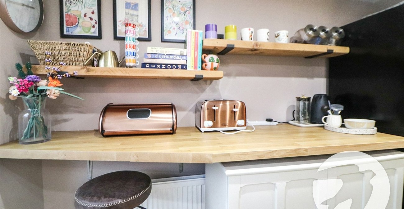 2 bedroom house for sale in Barnehurst | Robinson Jackson