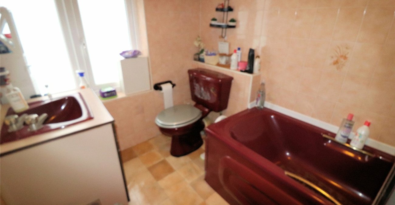 2 bedroom house for sale in Barnehurst | Robinson Jackson