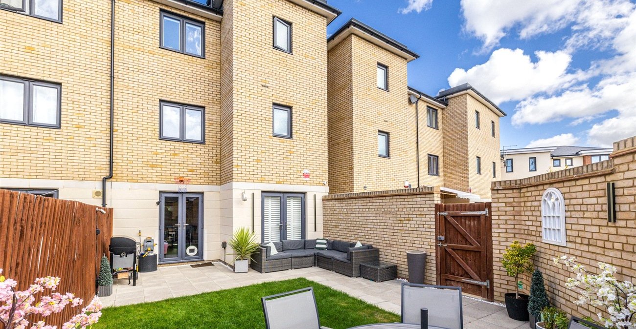 3 bedroom house for sale in Northfleet | Robinson Michael & Jackson