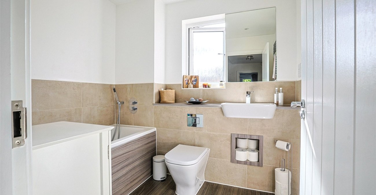 3 bedroom house for sale in Northfleet | Robinson Michael & Jackson