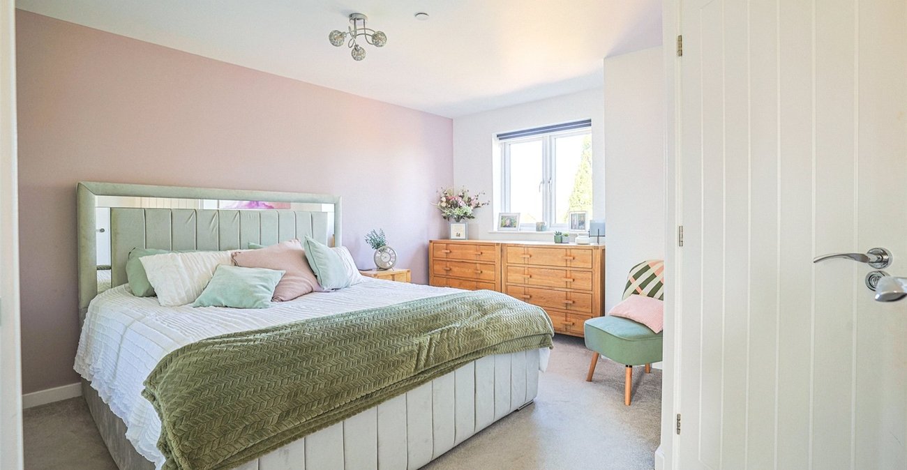 3 bedroom house for sale in Northfleet | Robinson Michael & Jackson