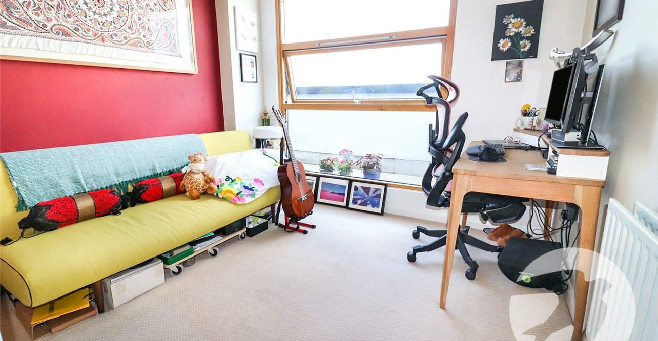 2 bedroom property for sale in 102 Erith High Street | Robinson Jackson