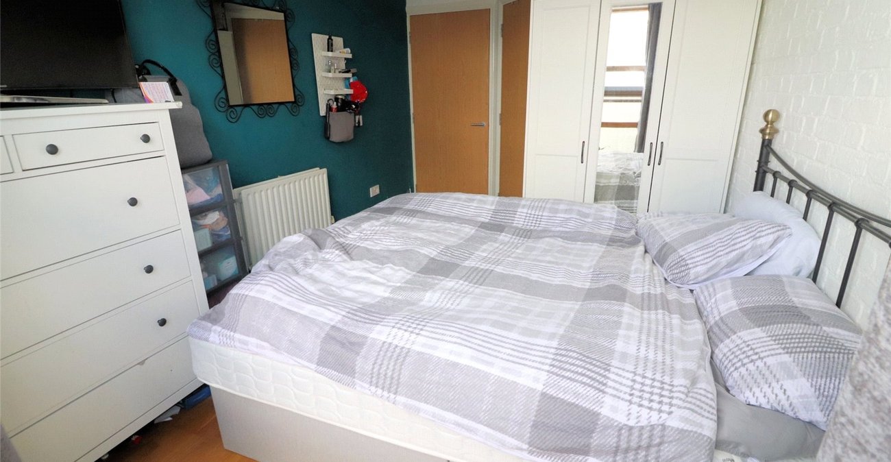 2 bedroom property for sale in 102 Erith High Street | Robinson Jackson