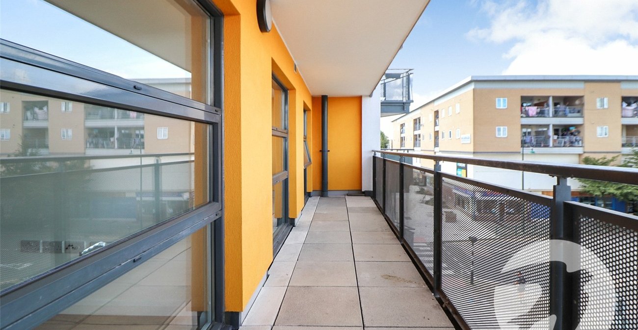 2 bedroom property for sale in 102 High Street | Robinson Jackson