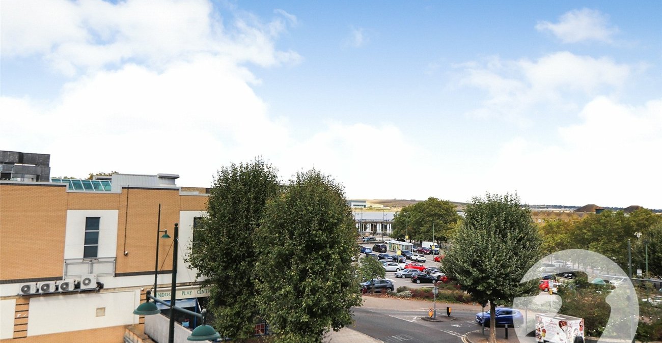 2 bedroom property for sale in 102 High Street | Robinson Jackson