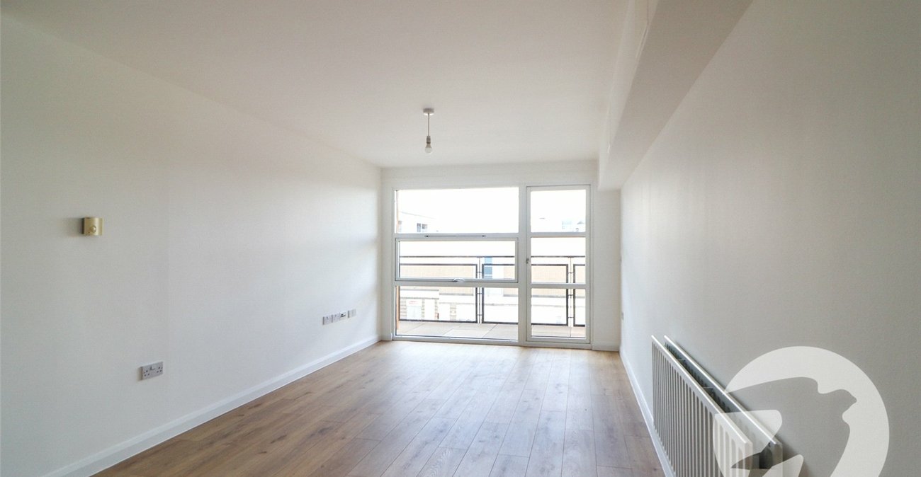 2 bedroom property for sale in 102 High Street | Robinson Jackson