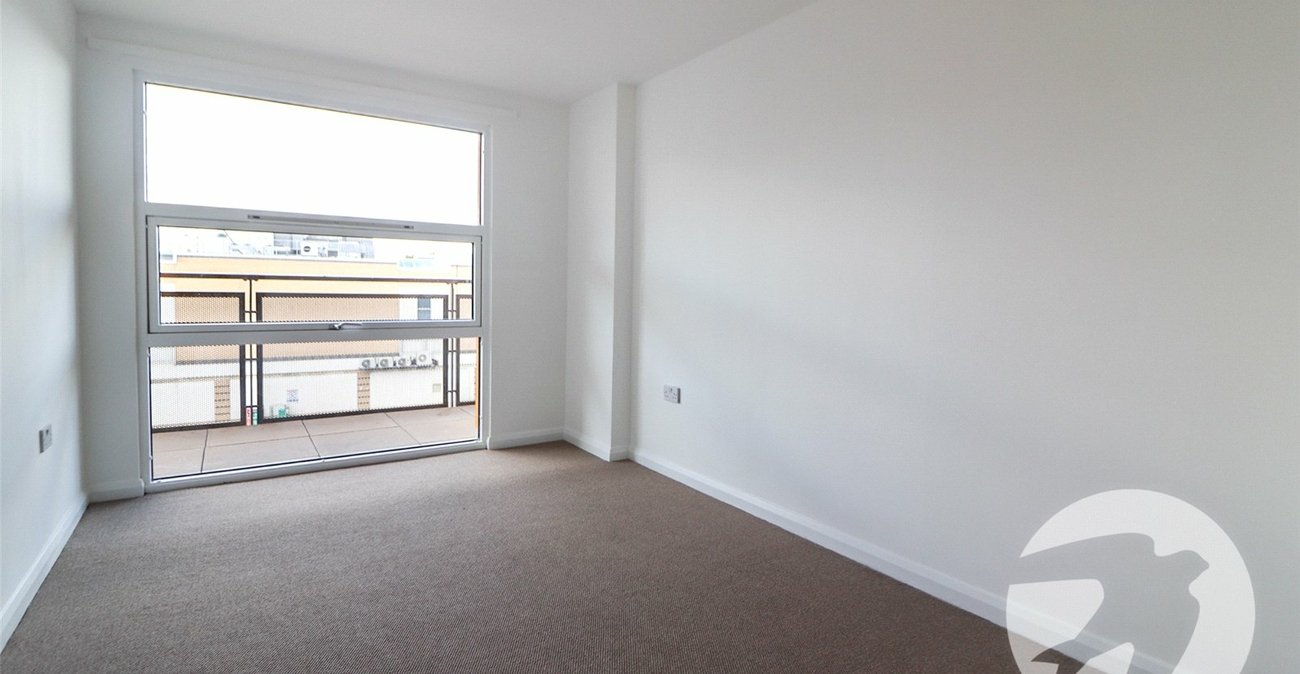 2 bedroom property for sale in 102 High Street | Robinson Jackson