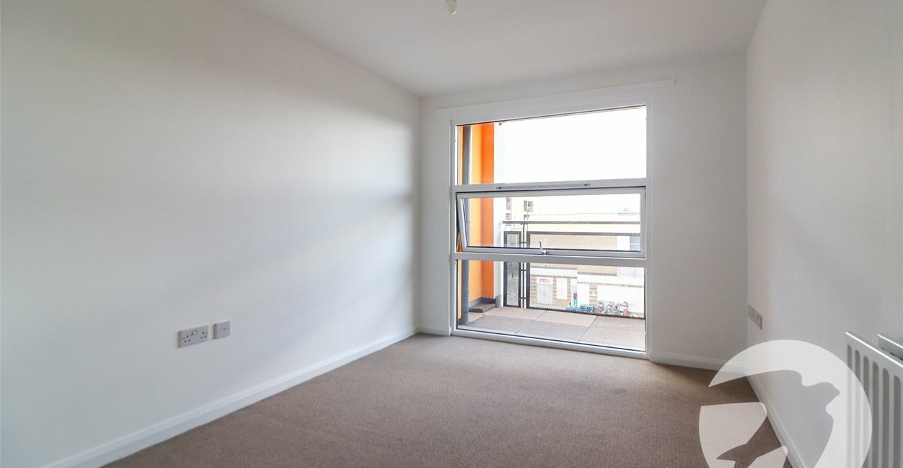 2 bedroom property for sale in 102 High Street | Robinson Jackson