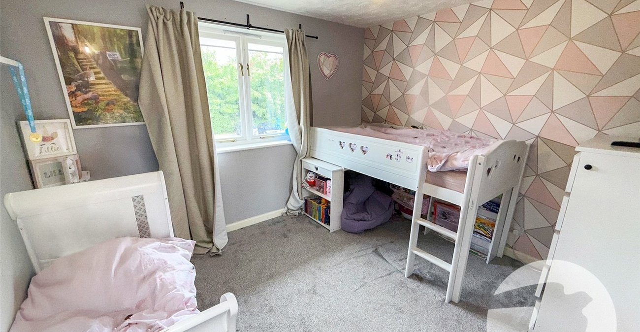 2 bedroom property for sale in London | Robinson Jackson