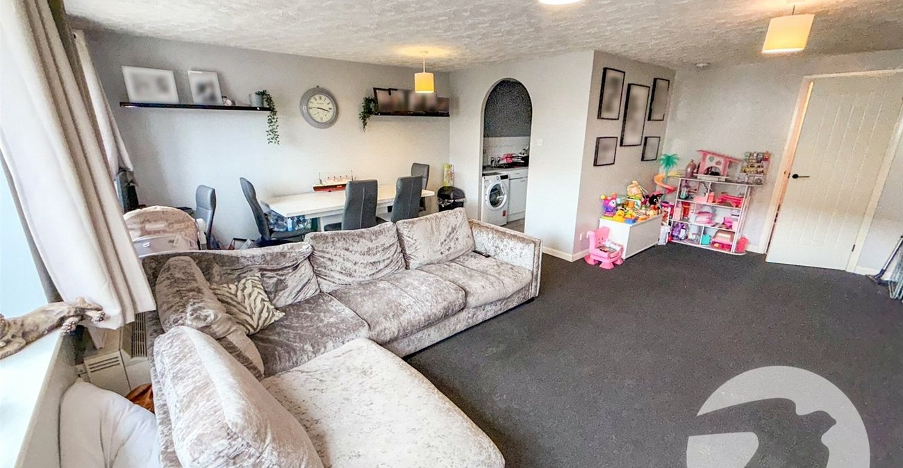 2 bedroom property for sale in London | Robinson Jackson