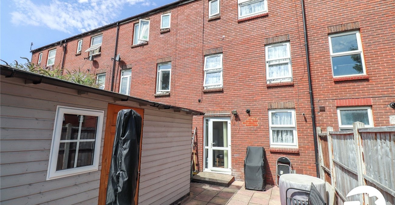 3 bedroom property for sale in Erith | Robinson Jackson
