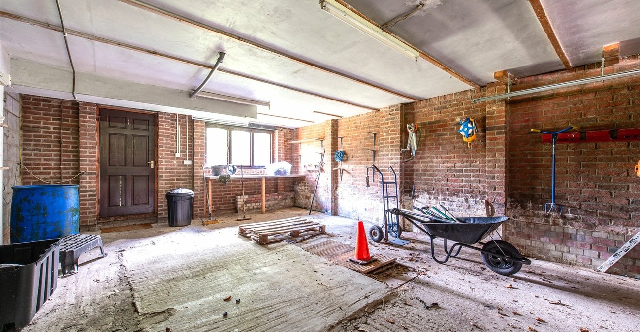 5 bedroom house for sale in Gravesend | Robinson Michael & Jackson