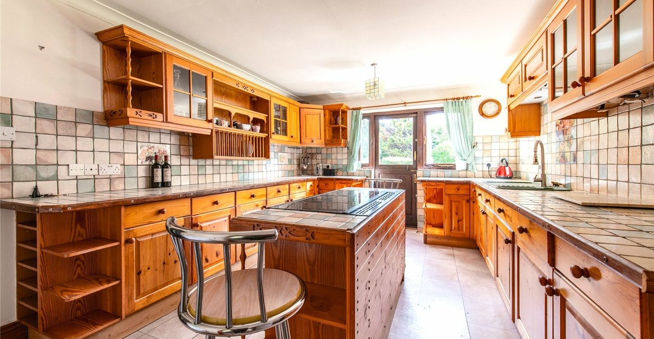 5 bedroom house for sale in Gravesend | Robinson Michael & Jackson