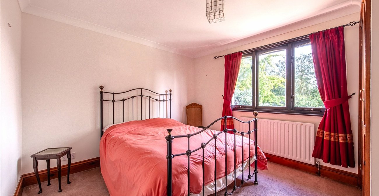 5 bedroom house for sale in Gravesend | Robinson Michael & Jackson