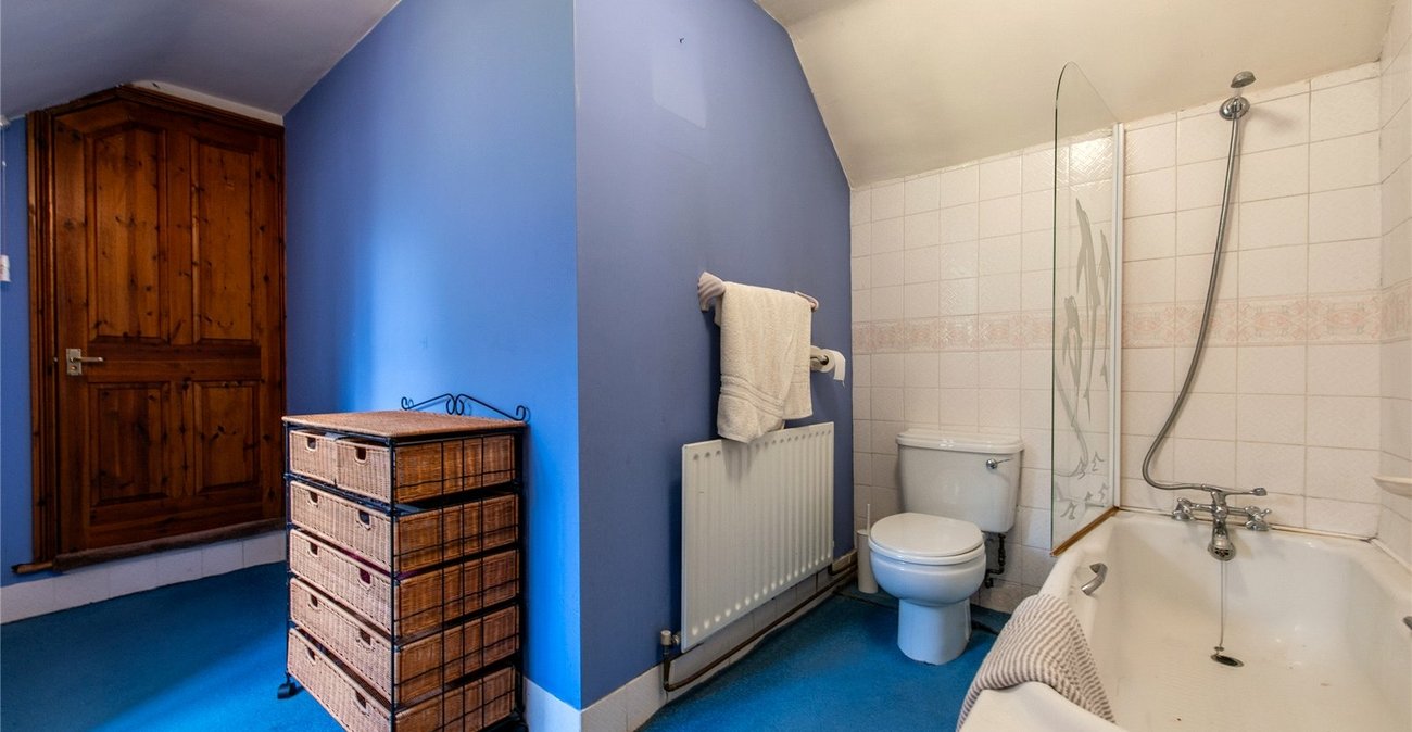 5 bedroom house for sale in Gravesend | Robinson Michael & Jackson