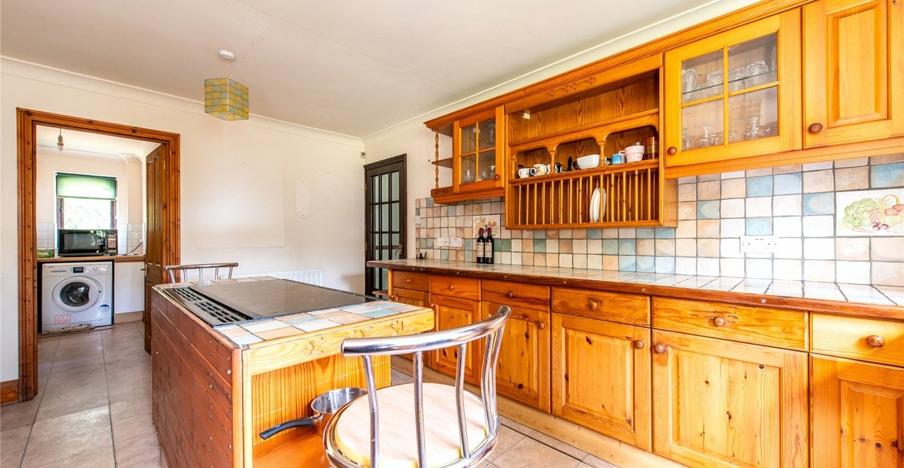 5 bedroom house for sale in Gravesend | Robinson Michael & Jackson