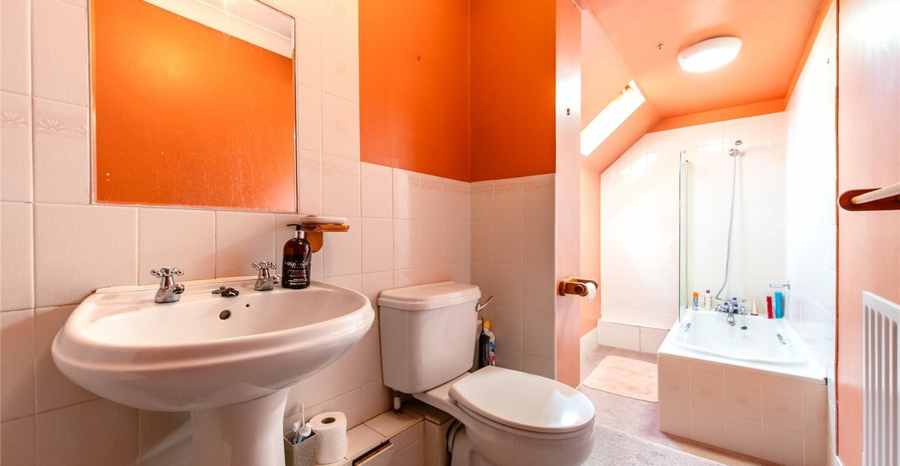 5 bedroom house for sale in Gravesend | Robinson Michael & Jackson