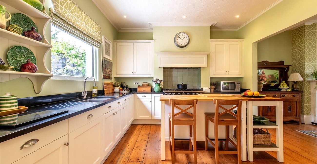 5 bedroom house for sale in Gravesend | Robinson Michael & Jackson