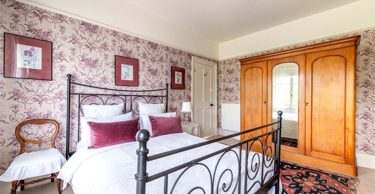 5 bedroom house for sale in Gravesend | Robinson Michael & Jackson