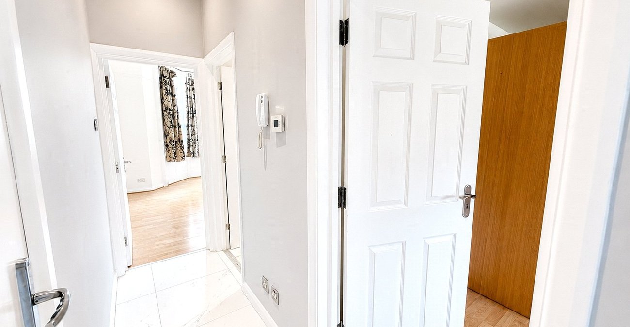 1 bedroom property for sale in London | Robinson Jackson
