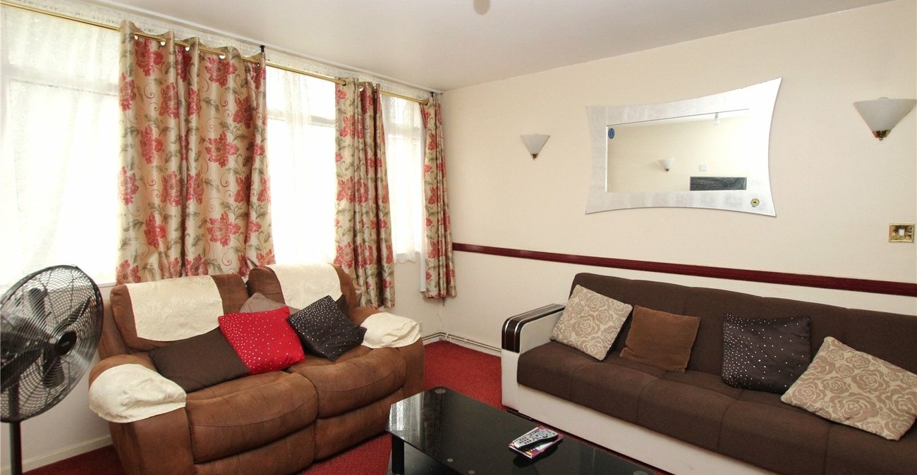 3 bedroom property for sale in Thamesmead | Robinson Jackson