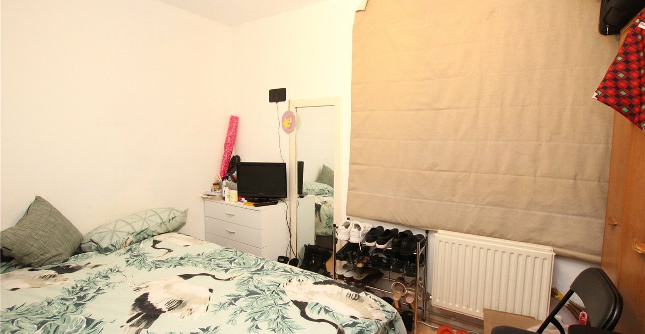 3 bedroom property for sale in Thamesmead | Robinson Jackson