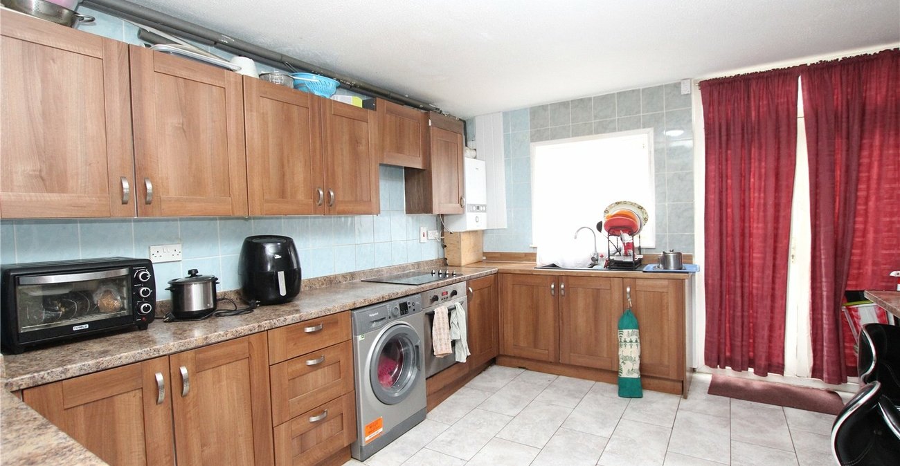 3 bedroom property for sale in Thamesmead | Robinson Jackson