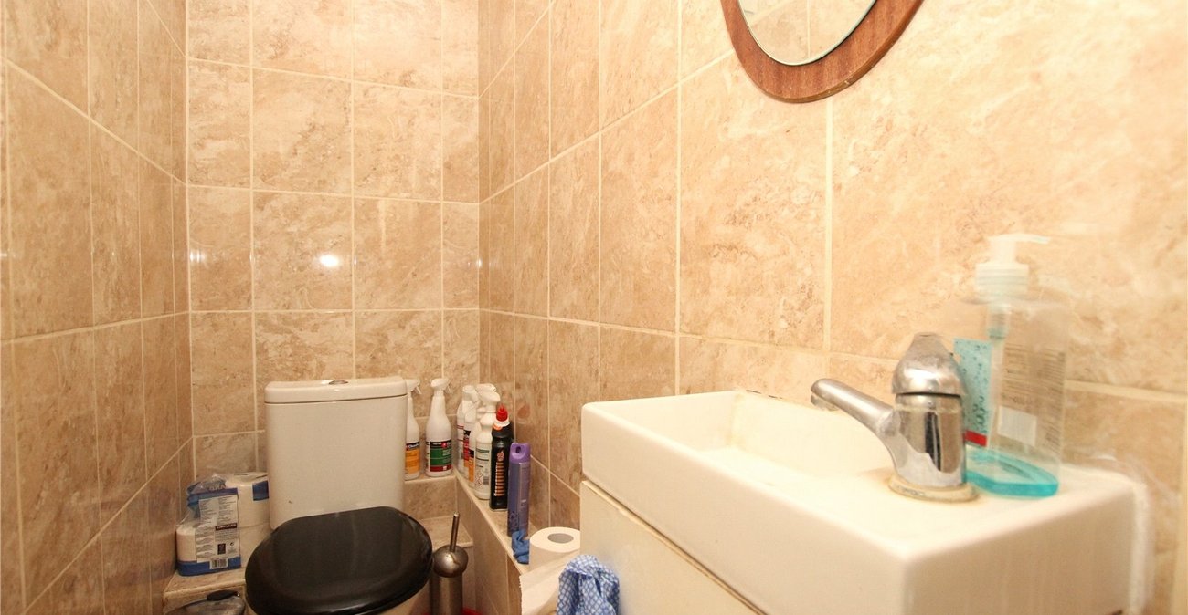 3 bedroom property for sale in Thamesmead | Robinson Jackson