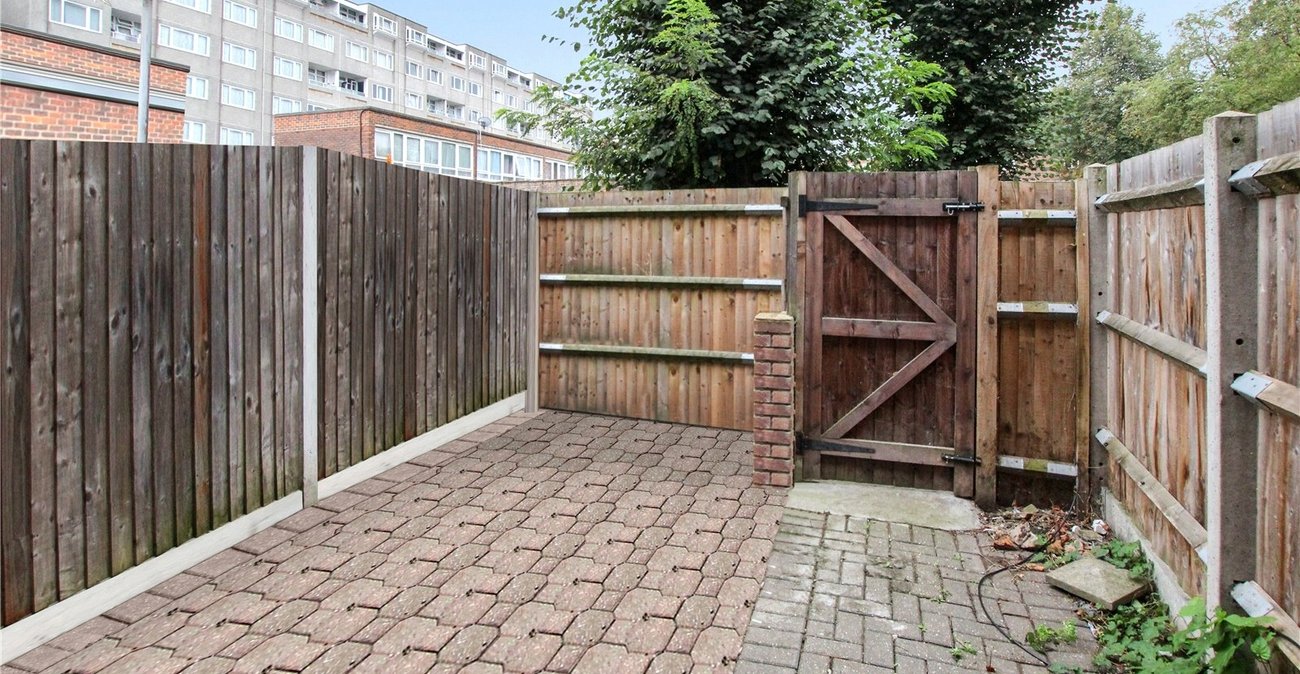 3 bedroom property for sale in Thamesmead | Robinson Jackson