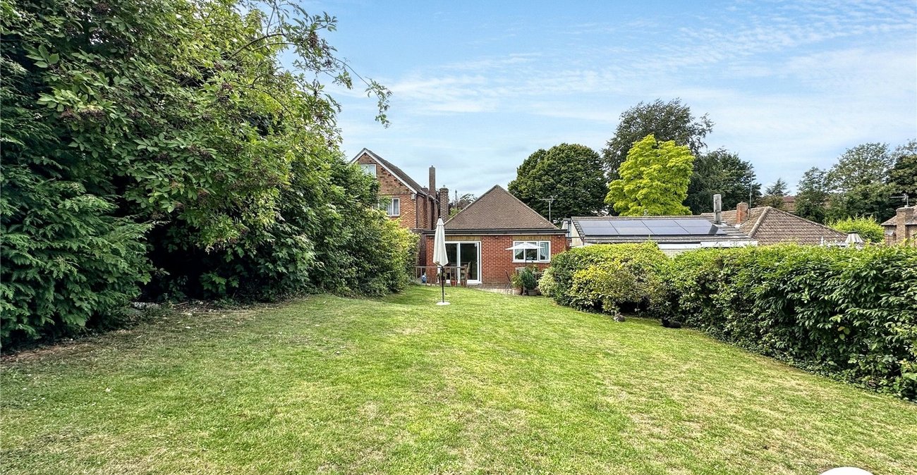 3 bedroom bungalow for sale in Rochester | Robinson Michael & Jackson