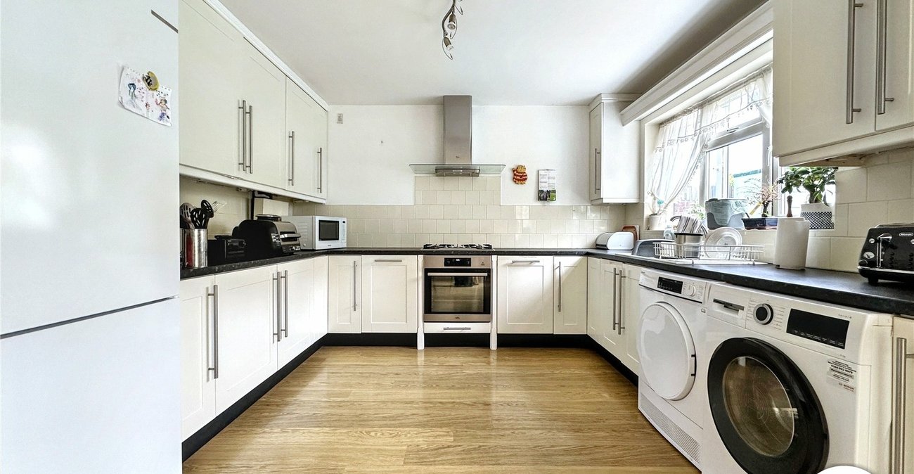 3 bedroom bungalow for sale in Rochester | Robinson Michael & Jackson