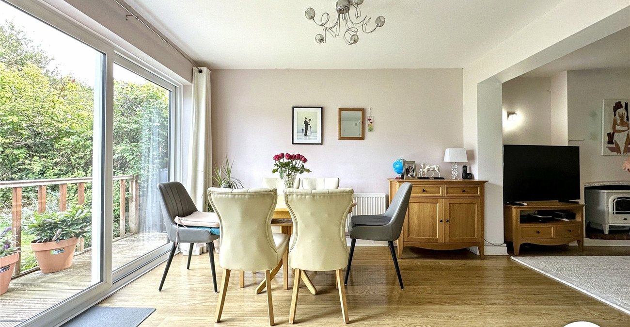 3 bedroom bungalow for sale in Rochester | Robinson Michael & Jackson