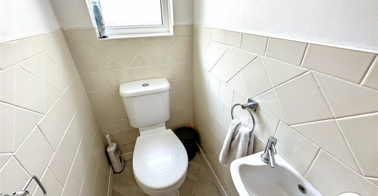 3 bedroom bungalow for sale in Rochester | Robinson Michael & Jackson