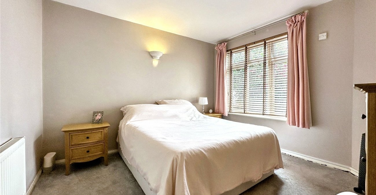 3 bedroom bungalow for sale in Rochester | Robinson Michael & Jackson