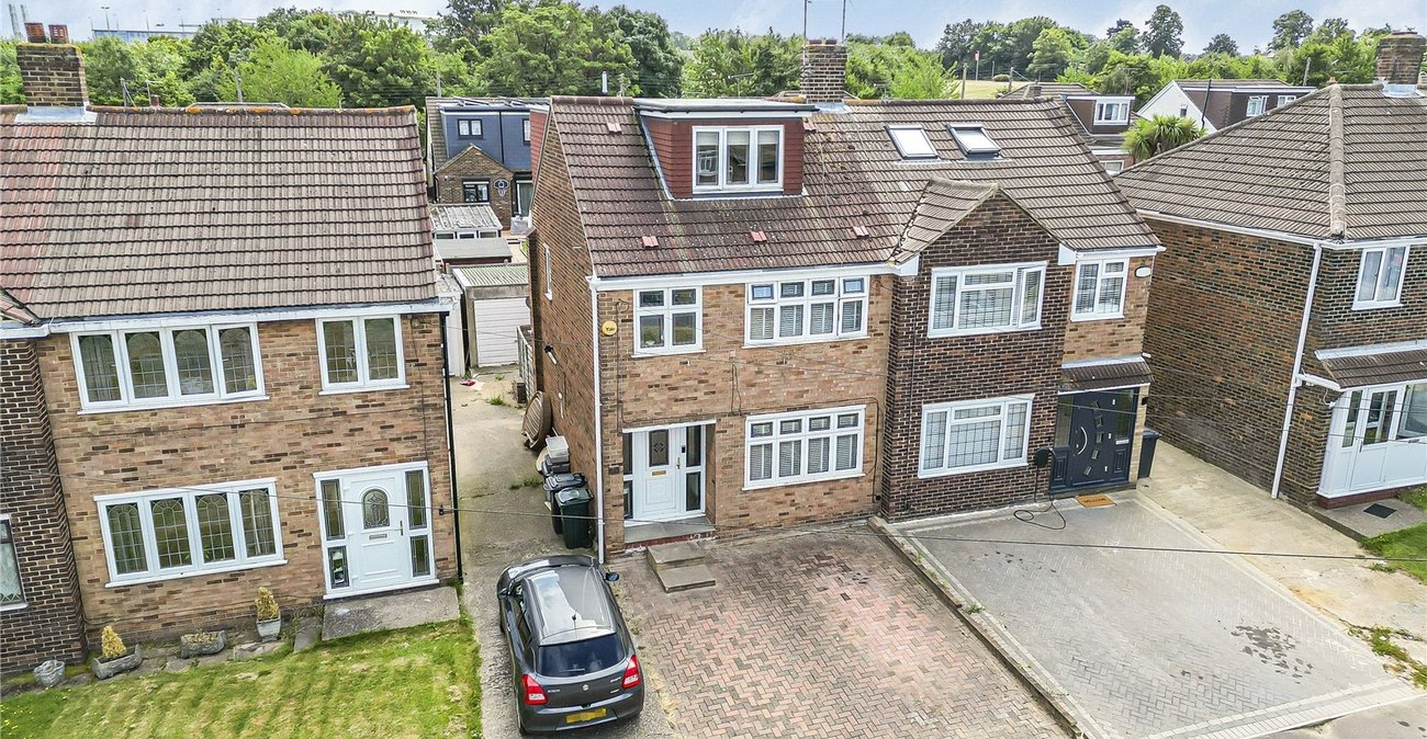 4 bedroom house for sale in Dartford | Robinson Jackson