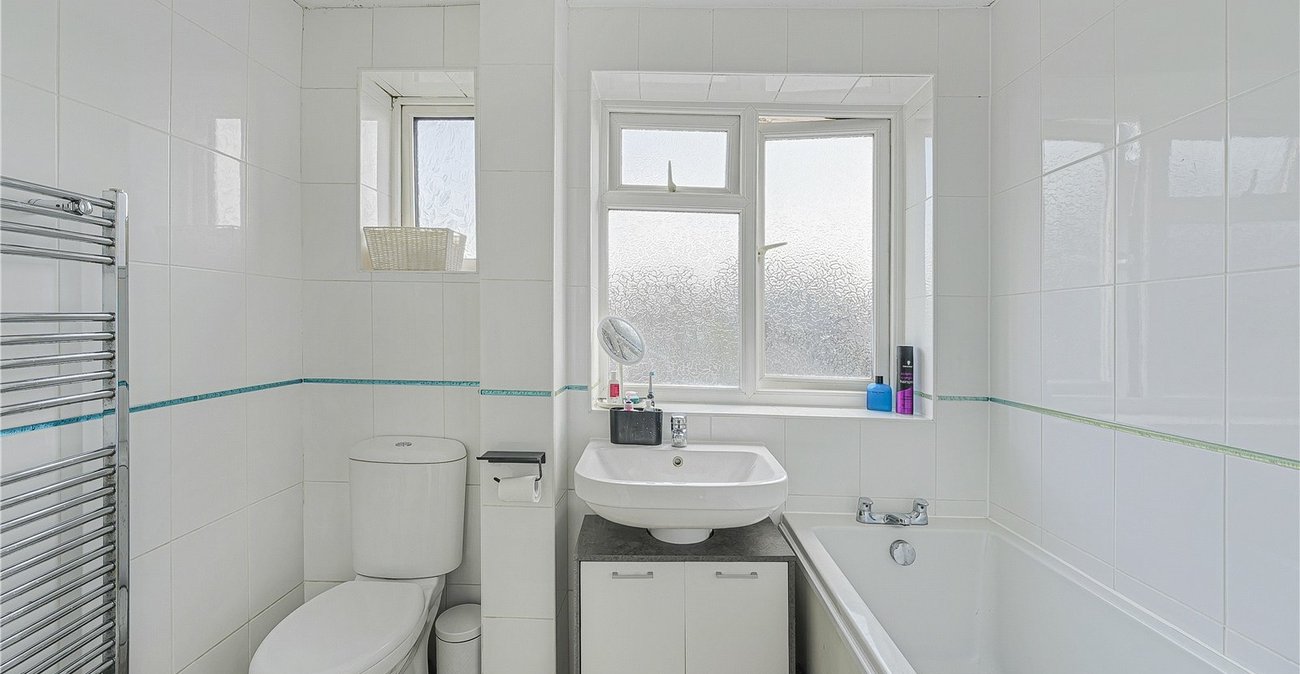 3 bedroom house for sale in Fleet Estate | Robinson Jackson