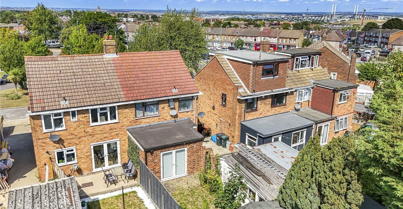 3 bedroom house for sale in Fleet Estate | Robinson Jackson