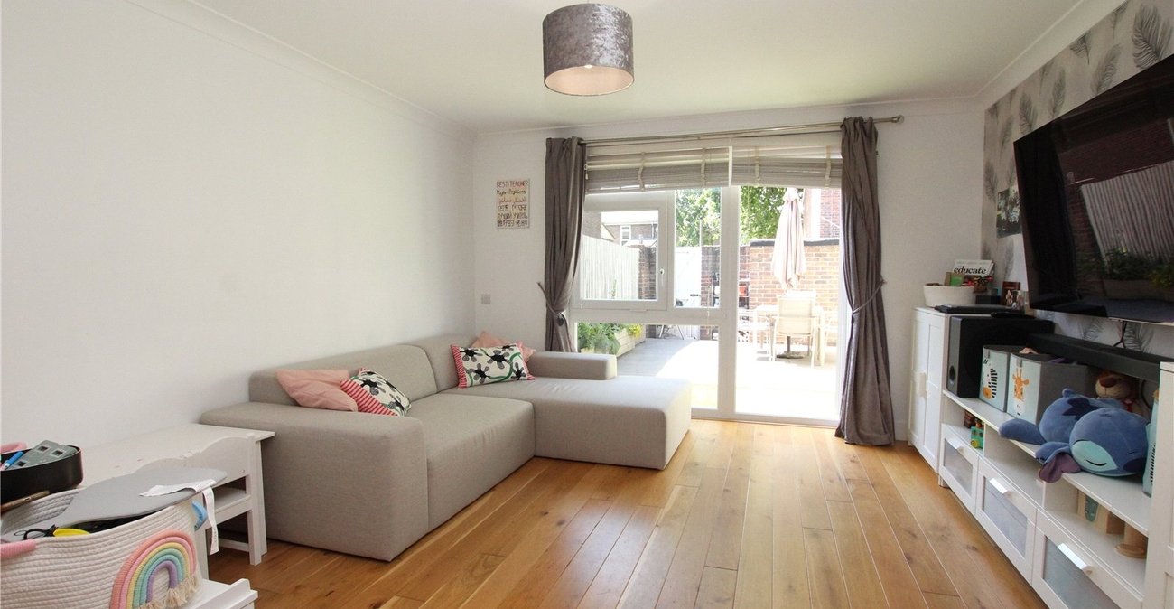 3 bedroom house for sale in Woolwich | Robinson Jackson