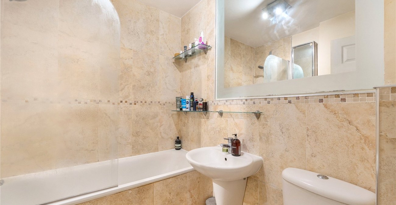 1 bedroom property for sale in London | Robinson Jackson