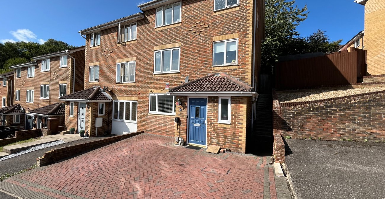 5 bedroom house for sale in Walderslade | Robinson Michael & Jackson