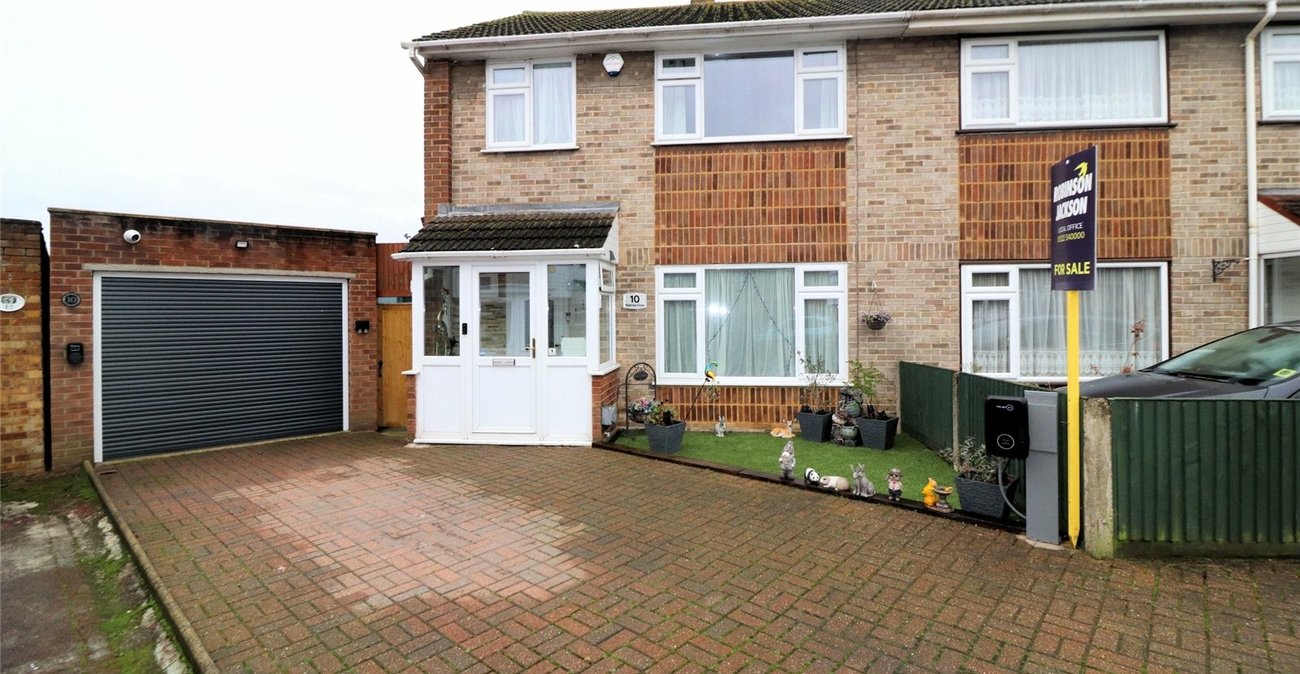 3 bedroom house for sale in Erith | Robinson Jackson