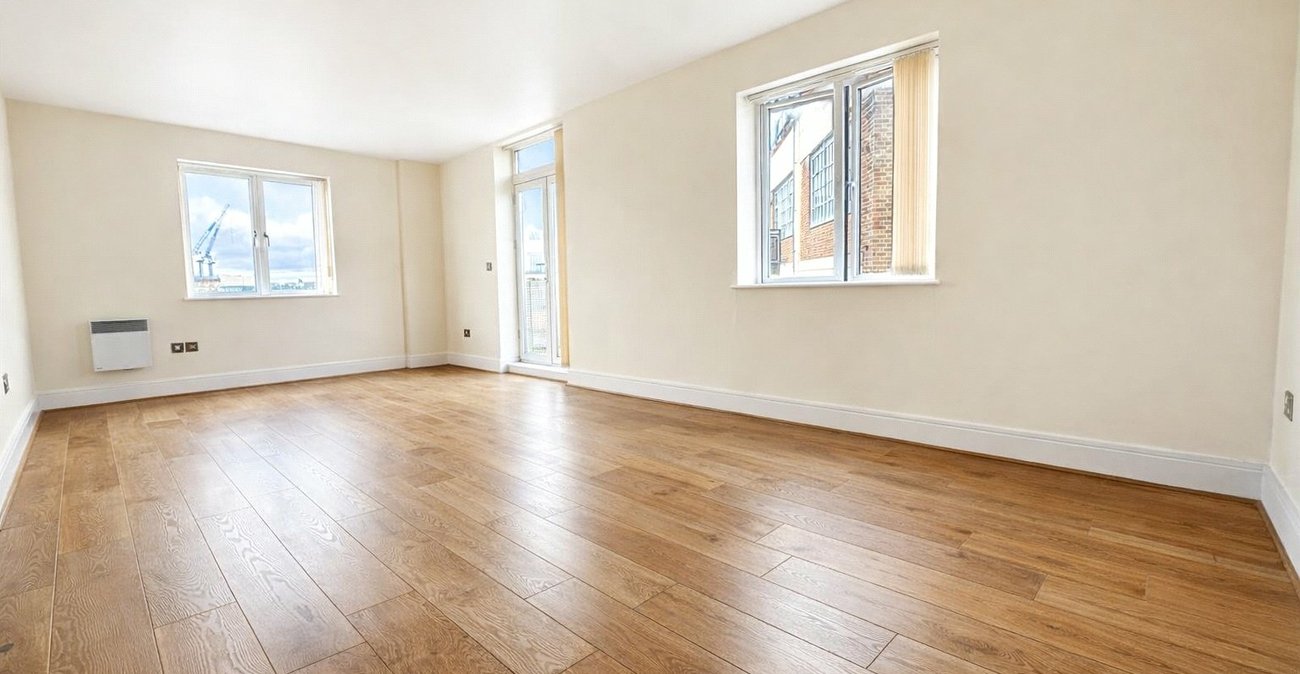 2 bedroom property for sale in London | Robinson Jackson