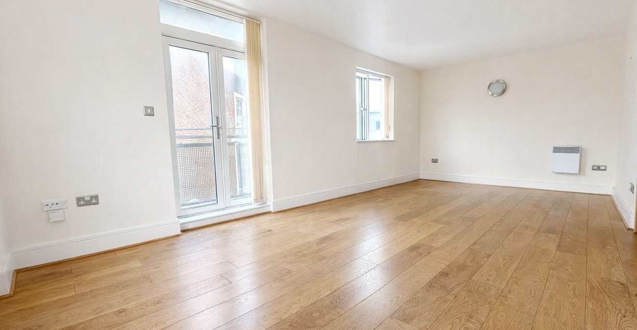 2 bedroom property for sale in London | Robinson Jackson