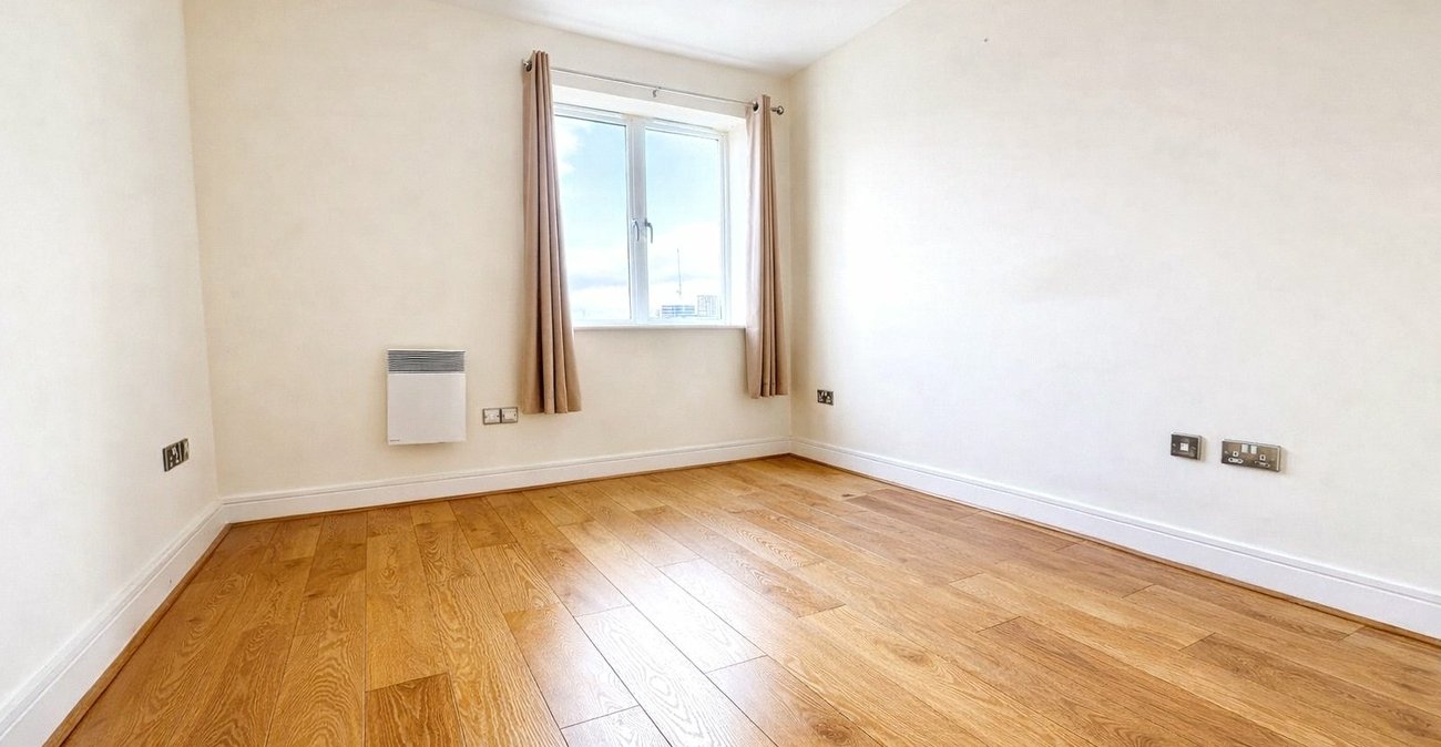 2 bedroom property for sale in London | Robinson Jackson