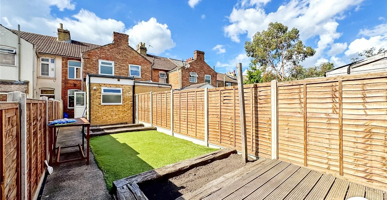 2 bedroom house for sale in Maidstone | Robinson Michael & Jackson