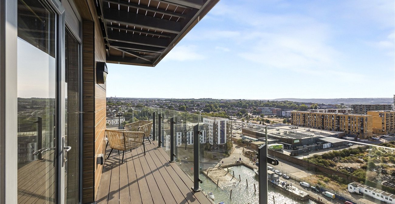 2 bedroom property for sale in Gillingham | Robinson Michael & Jackson
