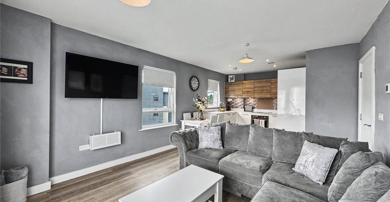 2 bedroom property for sale in Gillingham | Robinson Michael & Jackson